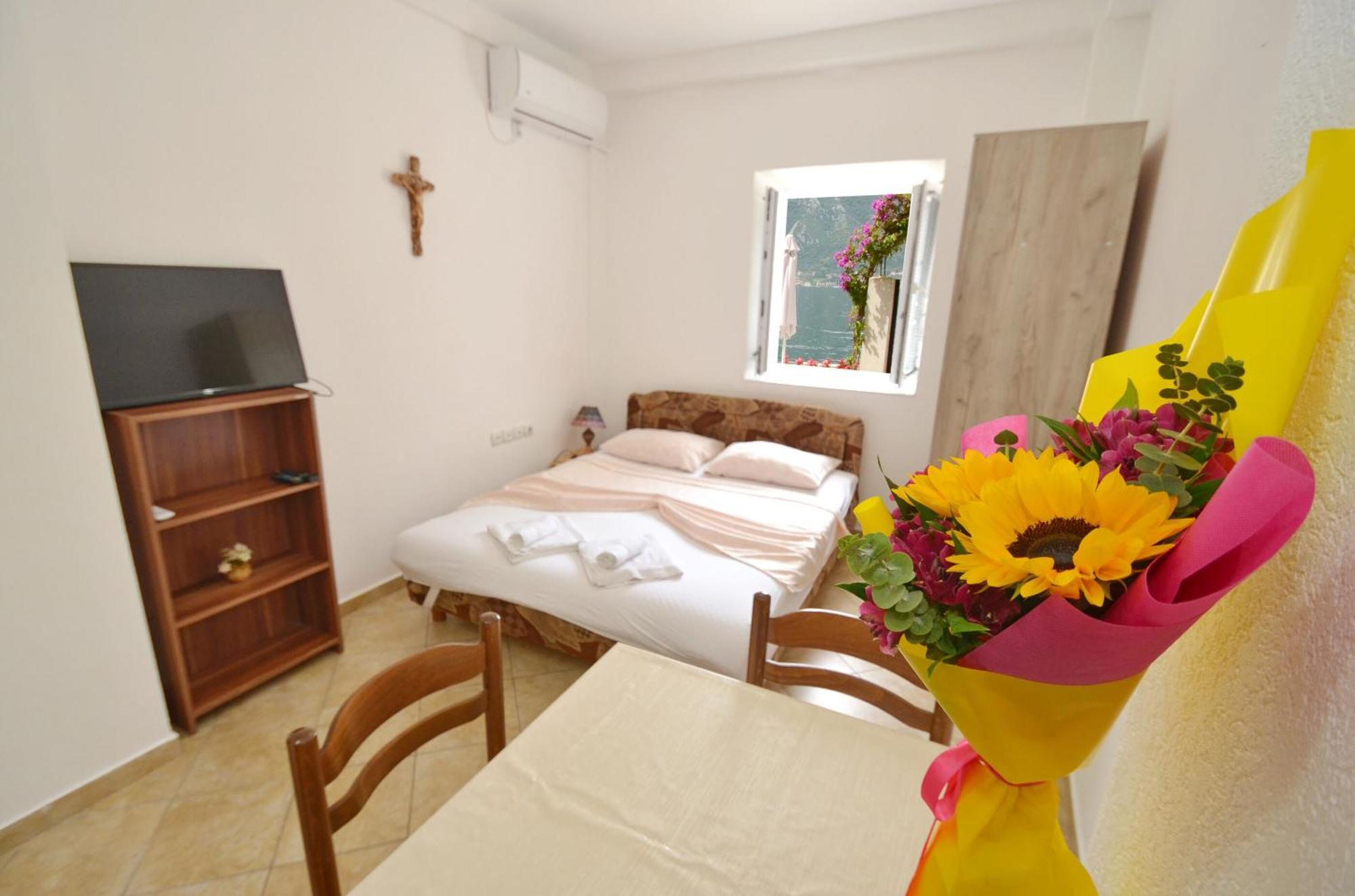 Apartments Mir I Dobro Kotor Eksteriør billede