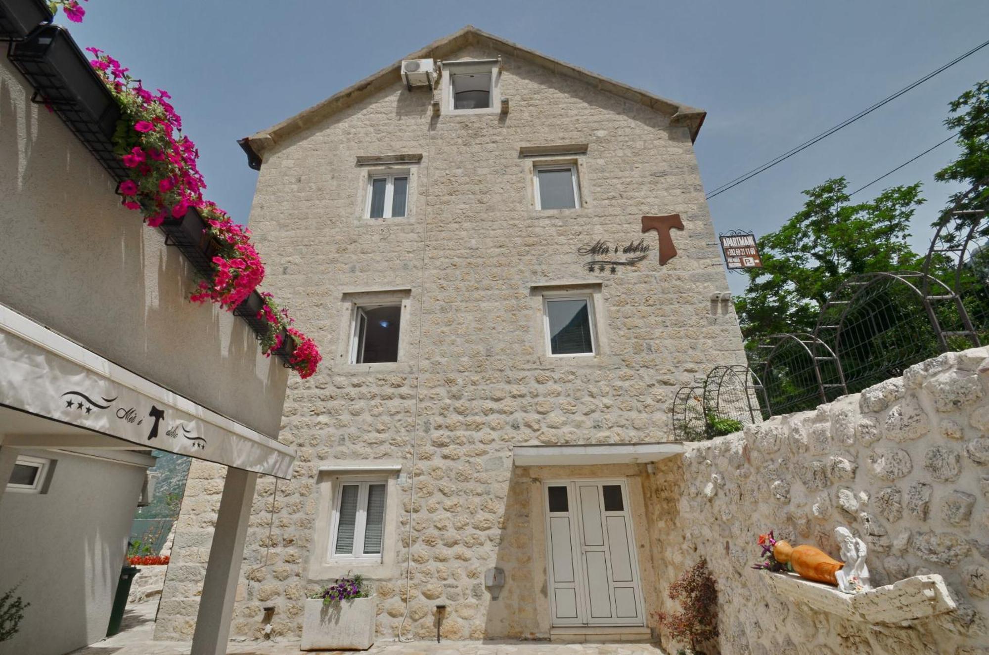 Apartments Mir I Dobro Kotor Eksteriør billede