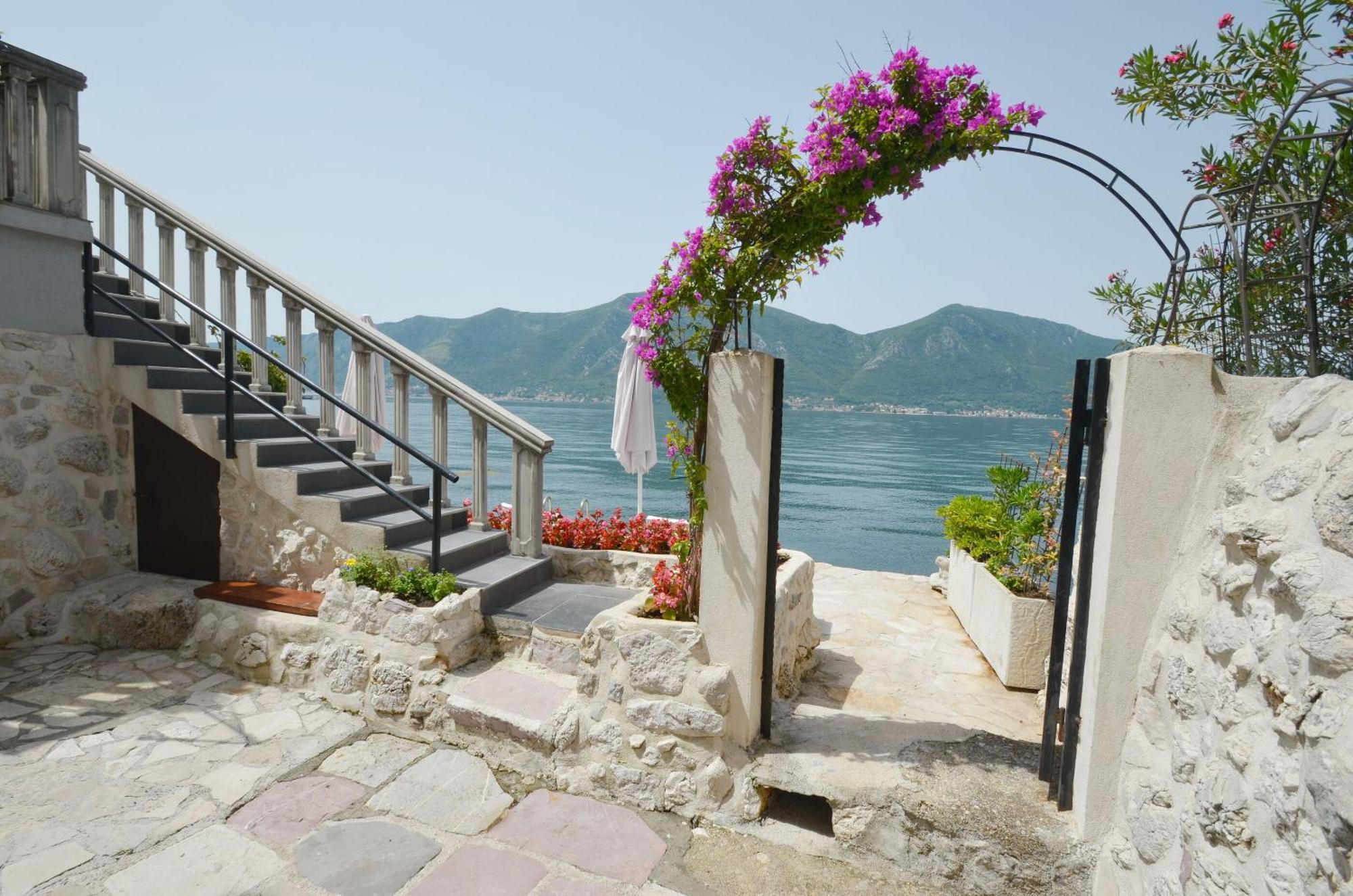 Apartments Mir I Dobro Kotor Eksteriør billede