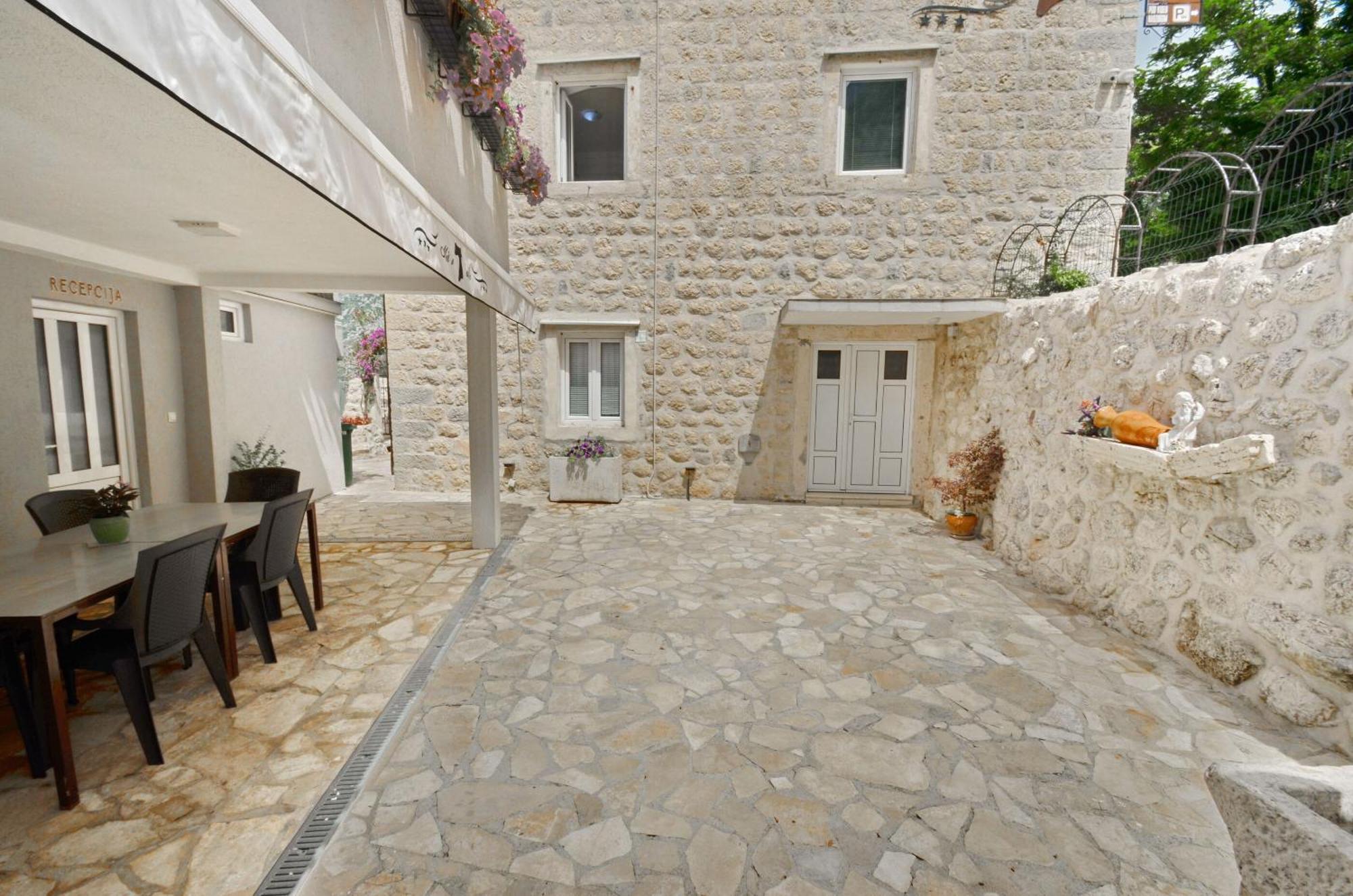 Apartments Mir I Dobro Kotor Eksteriør billede