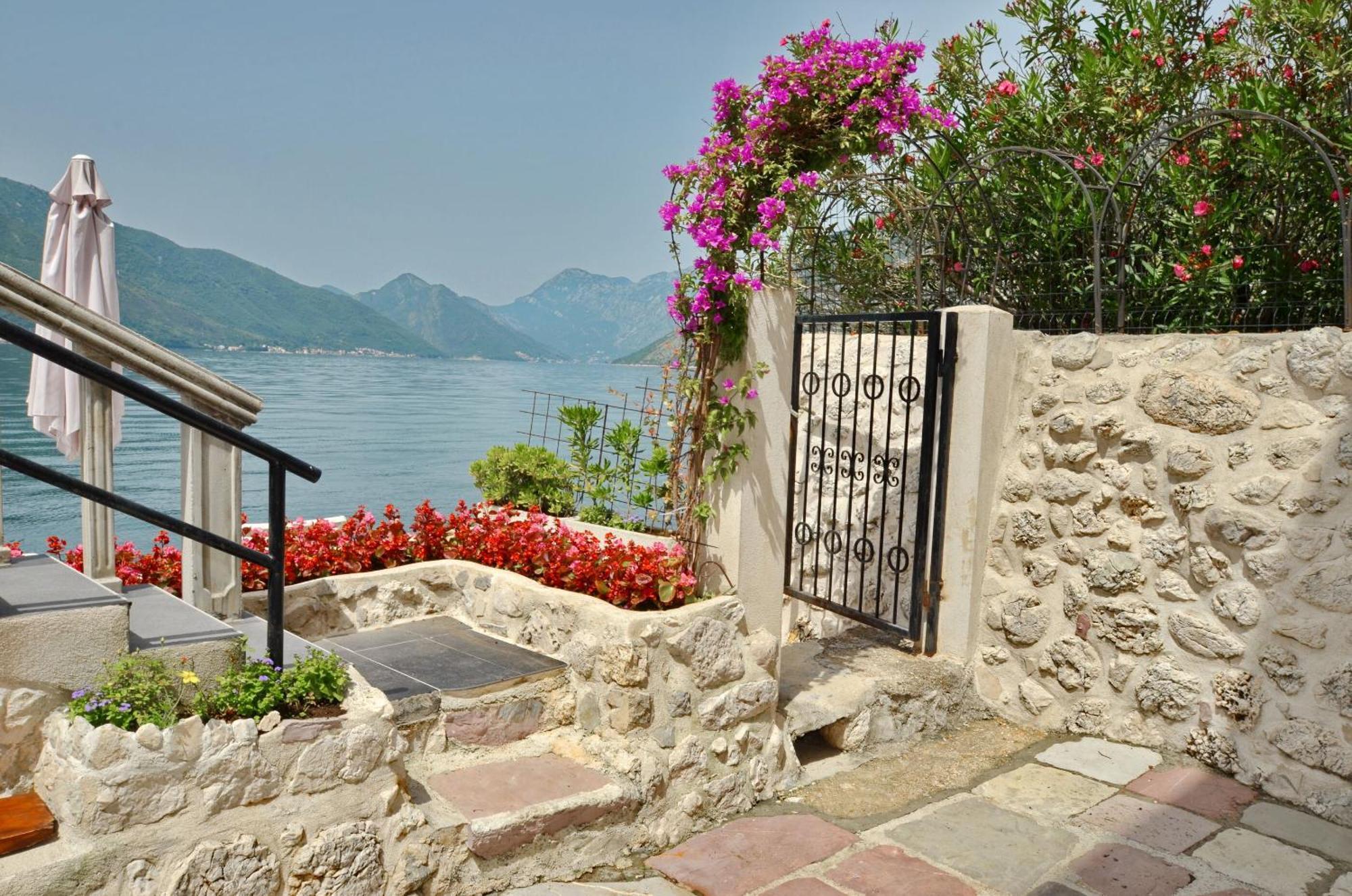 Apartments Mir I Dobro Kotor Eksteriør billede